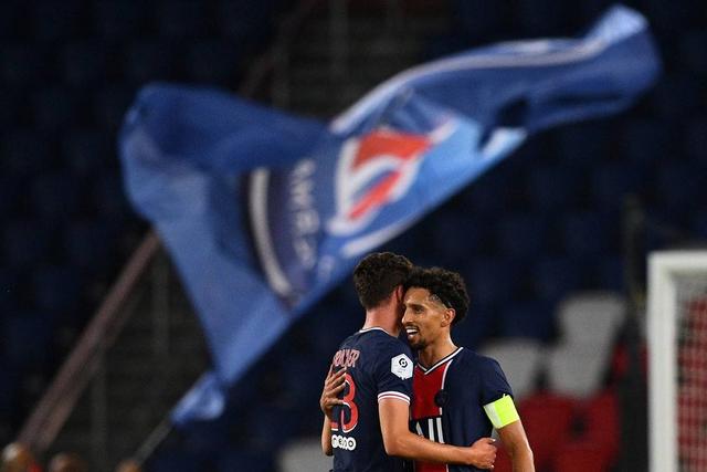 第61期两张球星卡就能买座岛？